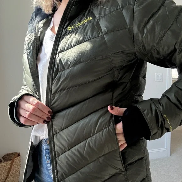 Columbia Women's Olive Puffer Jacket - Picture 3 of 4